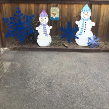 Load image into Gallery viewer, Metal Snowflake Yard Stake
