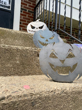 Load image into Gallery viewer, Free standing metal jack-o-lanterns
