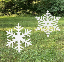 Load image into Gallery viewer, Metal Snowflake Yard Stake
