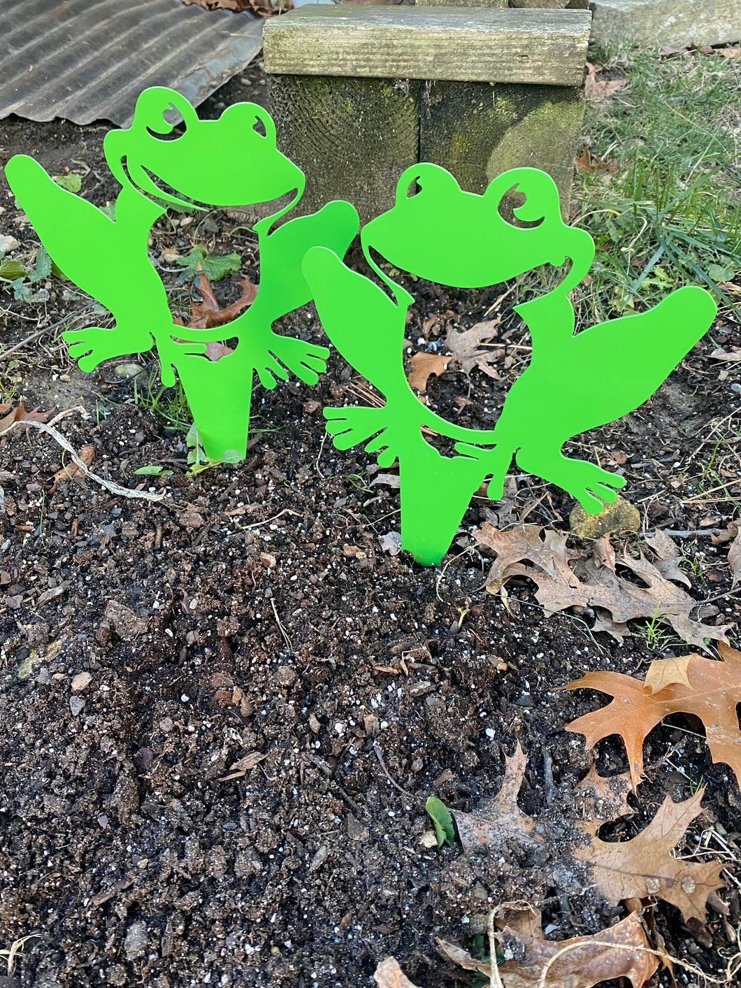 Metal frog garden stakes
